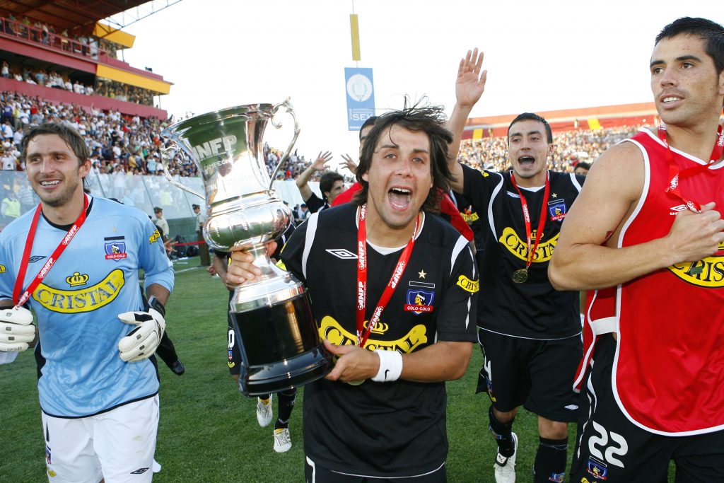 Arturo Sanhueza y el delicado presente de Colo Colo: “Siento que les pasó un poco la cuenta no haber podido entrenar”