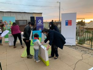 Entregan de material didáctico a alumnos de pre-kinder en Viña del Mar