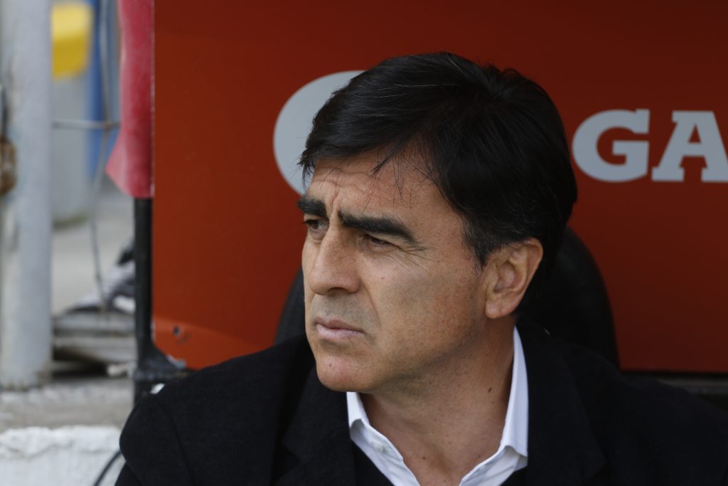 Colo Colo apunta a Gustavo Quinteros como “la solución” para salir del mal momento