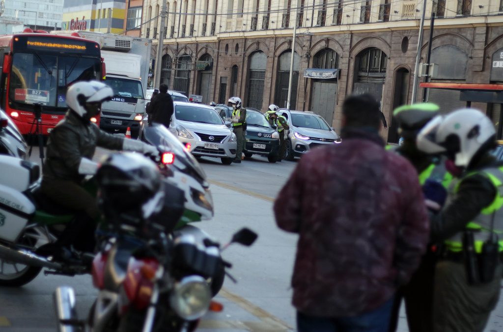 Tres comunas de la Región Metropolitana pasarán a “Transición” y localidades del sur lideran los retrocesos