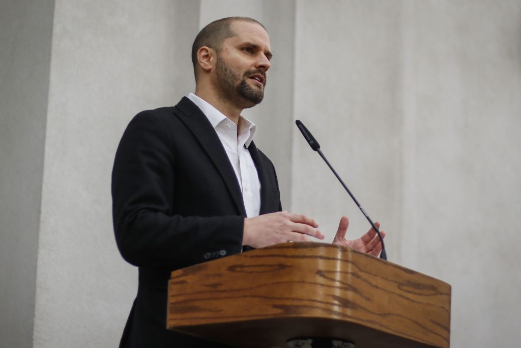 Gobierno respalda a subsecretaria de DD.HH tras denuncia del Movilh: “No es lo que piensa ni lo que dijo”