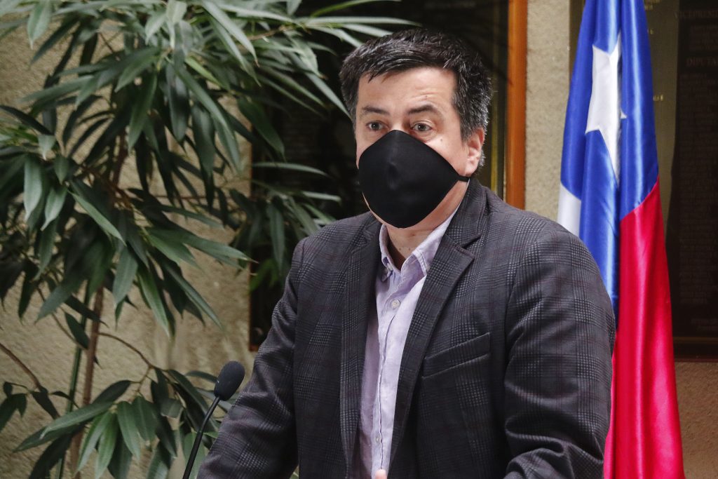 Diputado Celis (RN) solicitará investigación para dilucidar potencial vínculo entre ataque incendiario a proyecto Serviu y tomas ilegales