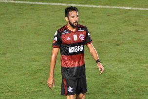 Mauricio Isla sorprende al jugar los 90' en triunfo de Flamengo sobre Sport Recife