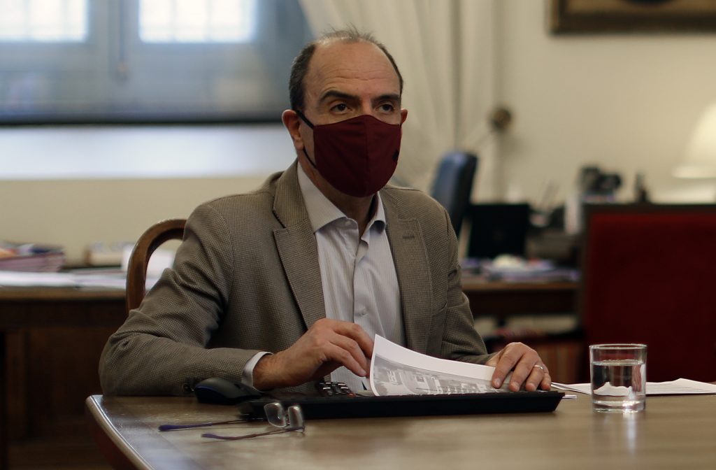 Ministro Monckeberg y posible postergación de elecciones de gobernadores: “Estamos viendo la posibilidad de hacerla coincidir con la presidencial”