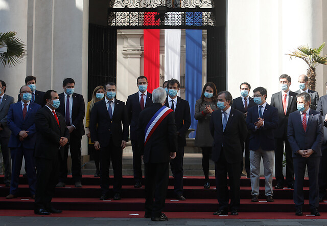 FOTOS | Presidente Piñera encabeza fotografía oficial con subsecretarios