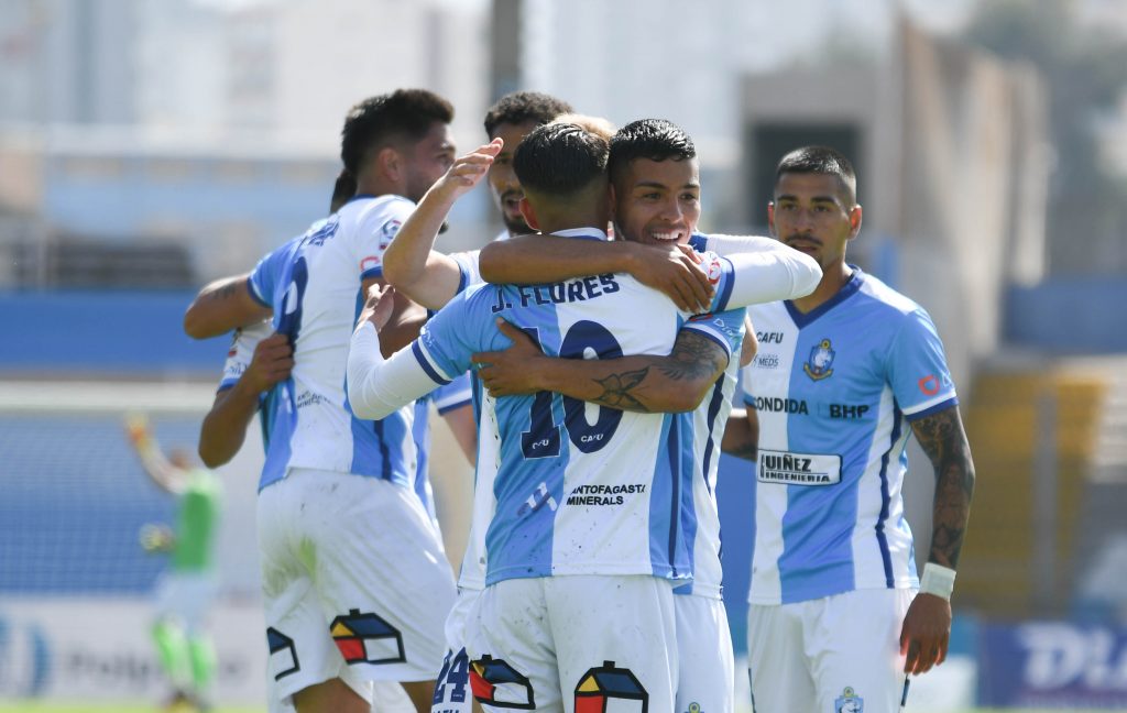 Deportes Antofagasta “le dio una mano” a la UC y derrotó a Unión Española
