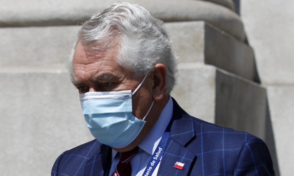 Ministro Paris mostró su molestia por informe de Espacio Público: “La acusación es gravísima. Si bajan los PCR, reclaman; si suben, también”