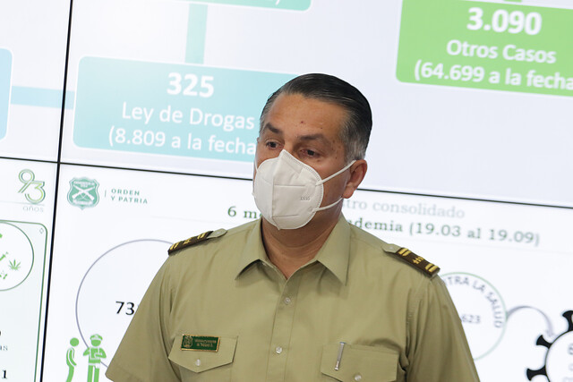 General Rozas visitó a funcionario herido con disparos en Pudahuel: “Intentaron matar a un carabinero