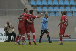 Unión La Calera goleó al aproblemado Deportes Iquique y le metió presión a la U