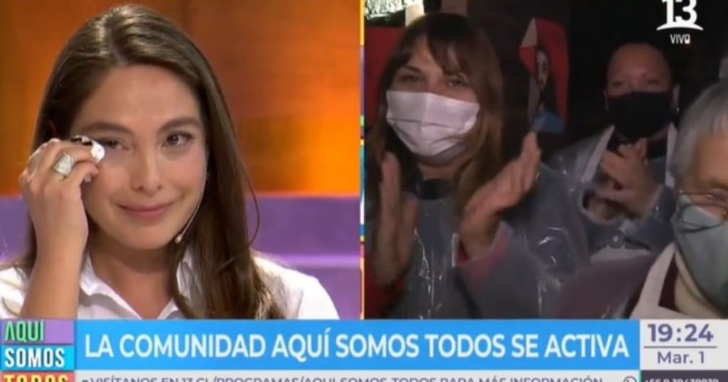 No aguantó las lágrimas: la reacción de Ángeles Araya al celebrar 100 capítulos de “Aquí Somos Todos”