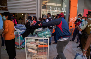 Cursan sumario sanitario a Johnson por aglomeraciones en una tienda de Calama