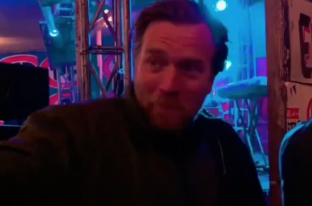 VIDEO | El “prendido” festejo de Ewan McGregor en Puerto Montt: disfrutó de las Fiestas Patrias