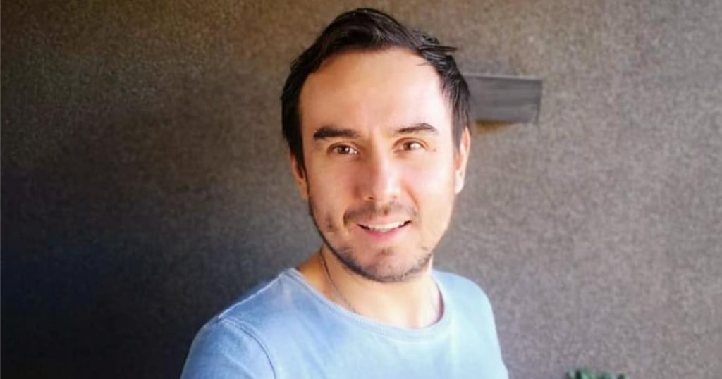 César Campos entregó detalles de su experiencia en una playa nudista: “Es tan liberador”
