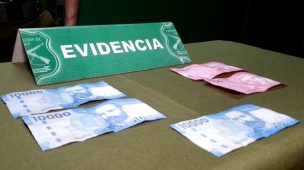 Mujer intentó sobornar con $40 mil a Carabineros: la sorprendieron lanzando objetos al interior del penal Santiago 1