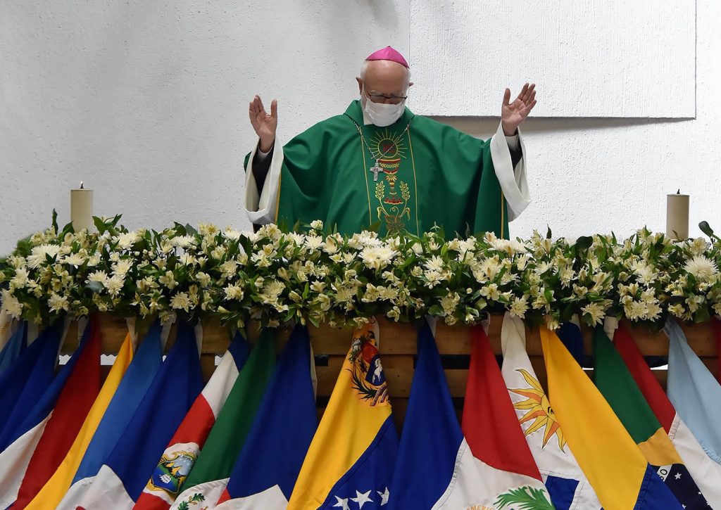 Monseñor Aós en misa por Día Nacional del Migrante: “Hay algunos que están en la miseria”