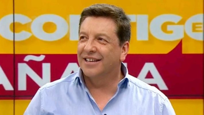Julio César Rodríguez es foco de burlas por detalle en casual foto familiar