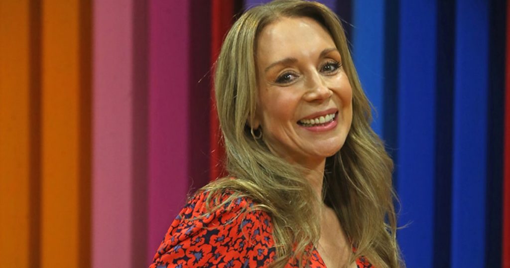 VIDEO | El homenaje que realizó TVN por los 30 años de Karen Doggenweiler en la señal estatal