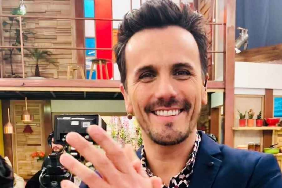 “Tengo una crisis de identidad”: Sergio Lagos comparte divertido registro en Instagram refiriéndose a un conocido periodista