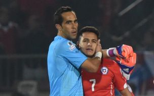 “No es necesario explicar”: Claudio Bravo apoyó a Alexis tras su revelación de su mal paso por Manchester United