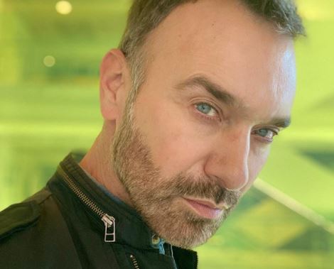 “Falta la mascarilla”: Jordi Castell respondió a comentarios por foto sin el accesorio sanitario