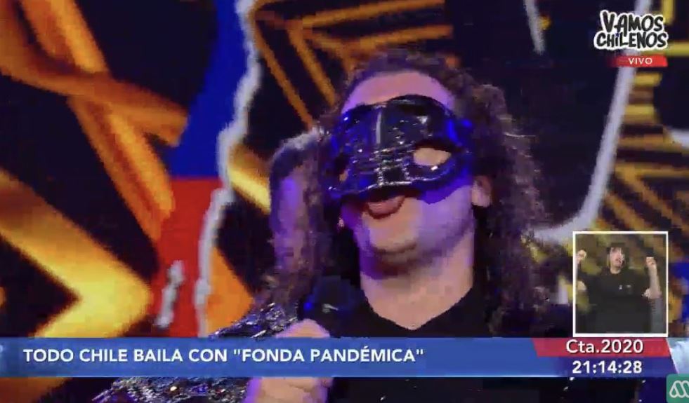 “Es como nuestra Lady Gaga”: Redes sociales estallan con memes de Leo Rey por particular mascarilla