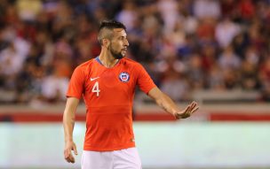 El coronavirus no le da tregua a Mauricio Isla y lo deja fuera del debut de la Roja