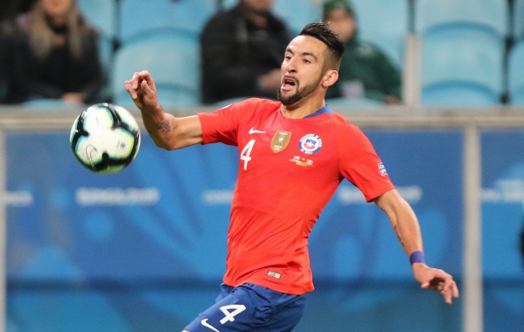 Mauricio Isla ya viaja a Chile para sumarse en las próximas horas a los trabajos de la ‘Roja’
