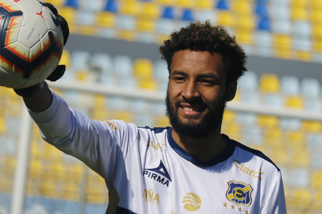 Inglaterra: Vigouroux dijo presente en derrota de Leyton Orient por League Two