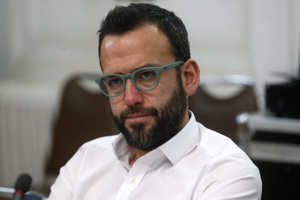 Vidal (RD) condenó “funa” a alcalde Jadue (PC) y elogió actitud presidencial en conmemoración del 18-O
