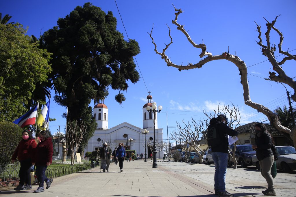 Una retrocede, otra avanza: Ministerio de Salud anunció novedades del plan “Paso a Paso” para comunas del sur de Chile