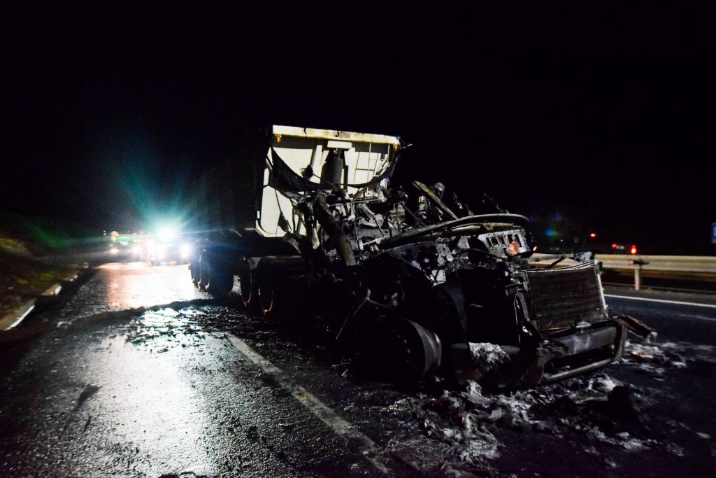 Doble atentado incendiario en la región de Los Ríos deja como resultado 18 maquinarias de áridos afectadas
