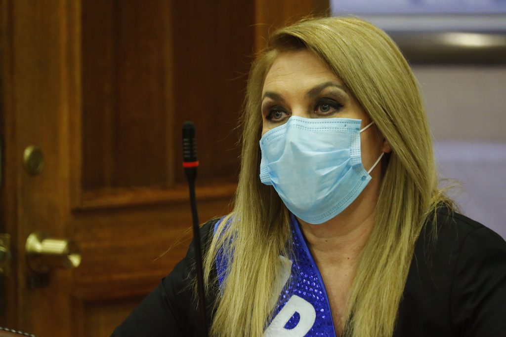 Pamela Jiles: “Ningún político tiene derecho a intentar apropiarse de este triunfo”