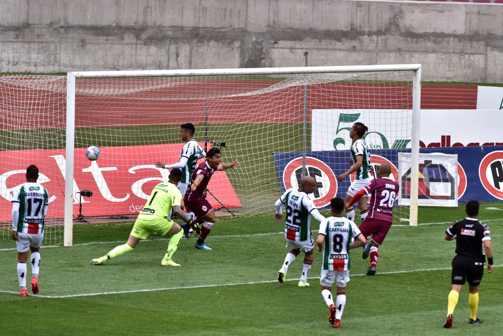 “Chupete” Suazo lideró goleada de La Serena sobre Palestino y le metió presión a Colo Colo