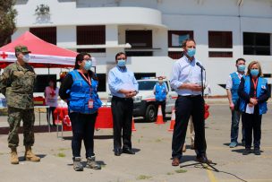 Autoridades inspeccionan medidas sanitarias en local de votación en Las Condes