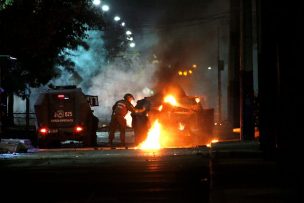 Persona falleció en población La Victoria: Carabineros señaló que hubo intercambio de disparos mientras eran atacados