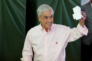 Presidente Piñera cambió su domicilio electoral y ya no votará en Santiago Centro