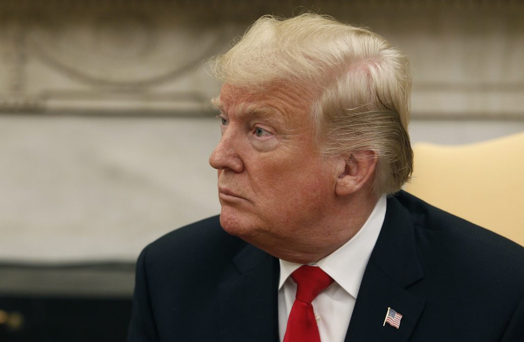 Trump recibe el alta al no haber riesgo “de que transmita el virus a otros”