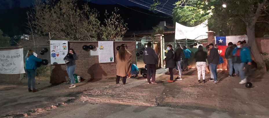 Trabajadores del Hogar de Cristo de Los Andes realizan “velatón” por despidos de 450 personas y eventual cierre de la institución