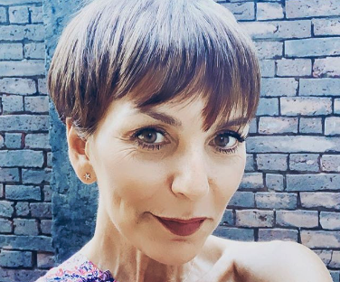 “Te ves como hombre” y “déjate crecer el pelo mujer” fueron algunos de los ácidos mensajes que recibió Francisca García-Huidobro en su Instagram