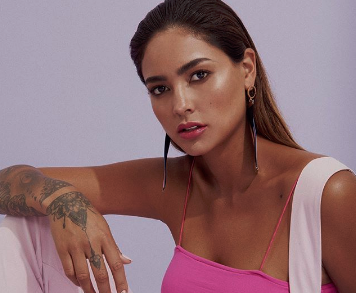 “Es viernes y mi cuerpo lo sabe”: Camila Recabarren mostró su lado más sensual en su más reciente fotografía