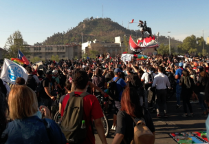 Se registran incidentes en Plaza Baquedano, en una nueva jornada de protestas