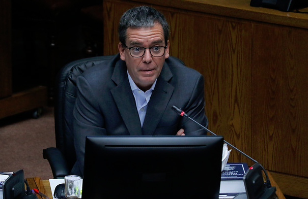 Senador Harboe lamentó dichos de ministra Hutt: “Por eso es que le pedimos un esfuerzo social”
