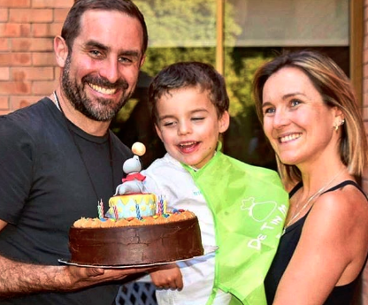 “Recordando lo feliz que era tu mamá…”: Viudo de Javiera Suárez celebró de una especial manera el cumpleaños de su hijo Pedrito Milagros