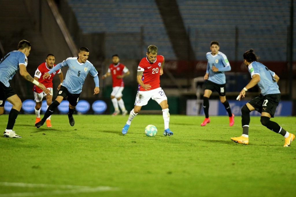 “Somos un sólo equipo”: Clubes del fútbol chileno se unen para apoyar a la Roja ante Colombia