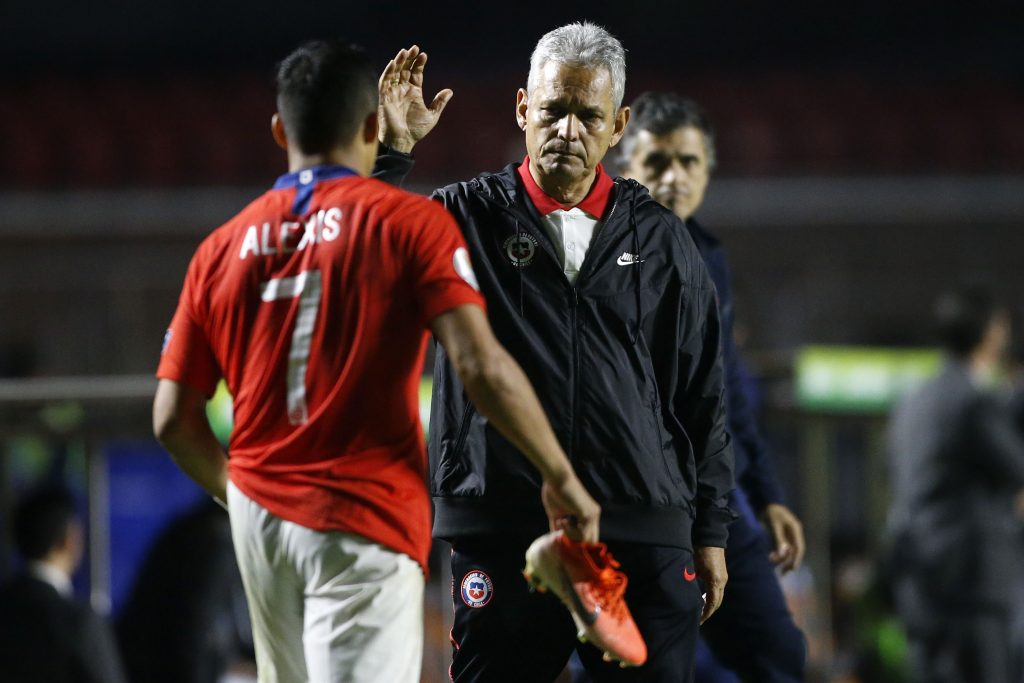 Reinaldo Rueda mostró su preocupación por el momento “impredecible” de Alexis Sánchez