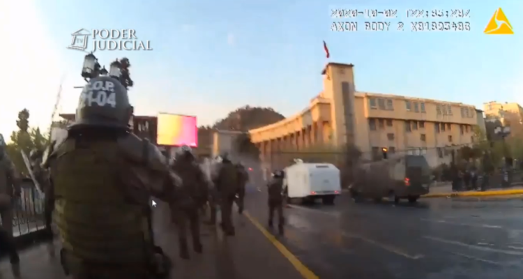 “Cayó un huevón”: Exponen nuevo video de cámara corporal en caso de Puente Pío Nono