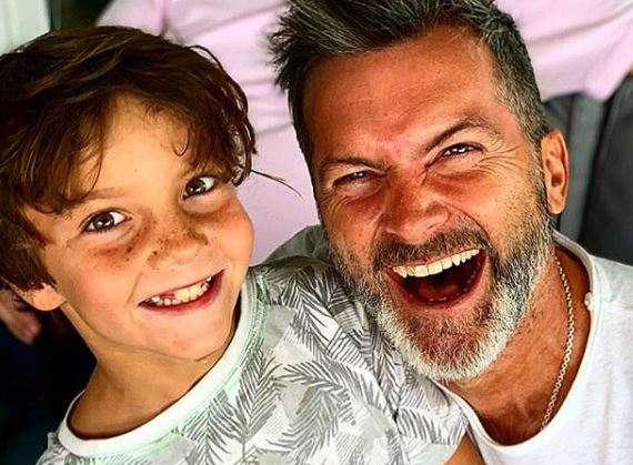 “Tengo un ángel de la guarda enorme”: Cristián Sánchez desempolvó foto de guagua en “precarias” condiciones