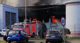 Incendio afecta fábrica pesquera en Talcahuano