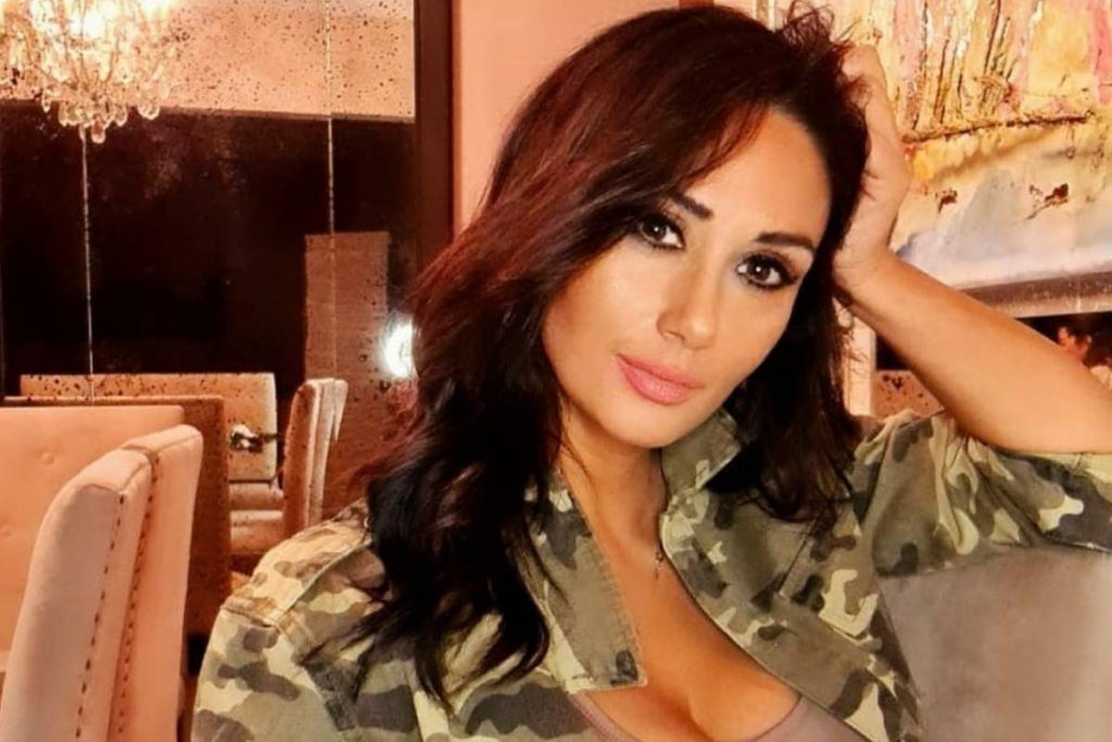 VIDEO | Pamela Díaz cumplió con su “deber cívico” y lo hizo con especial compañía