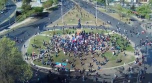 Manifestantes se reúnen en Plaza Baquedano